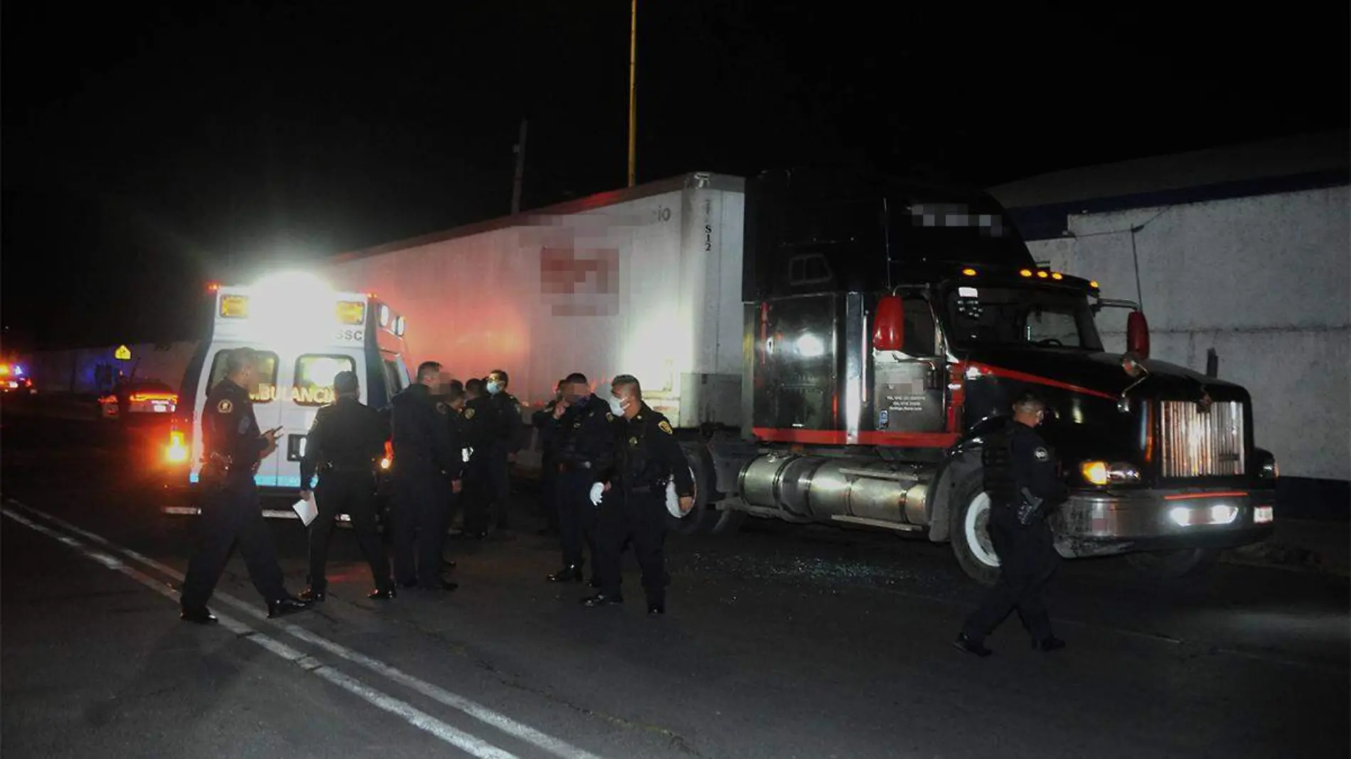 Roba tráiler y provoca persecución